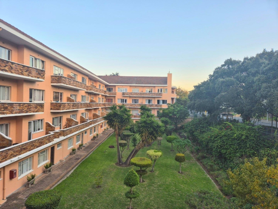 2 Bedroom Property for Sale in Rosebank Western Cape